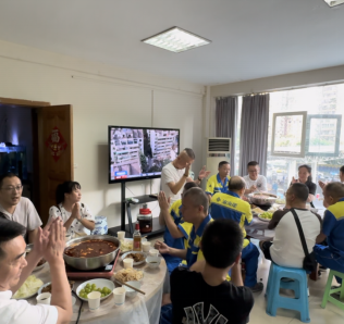喜迎国庆和站庆二十一周年聚餐活动