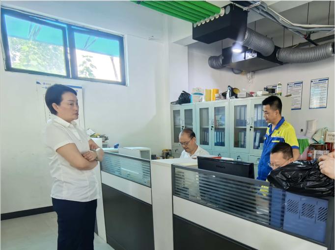 筑牢安全防线，保障平稳运营—金渝站站务咨询
