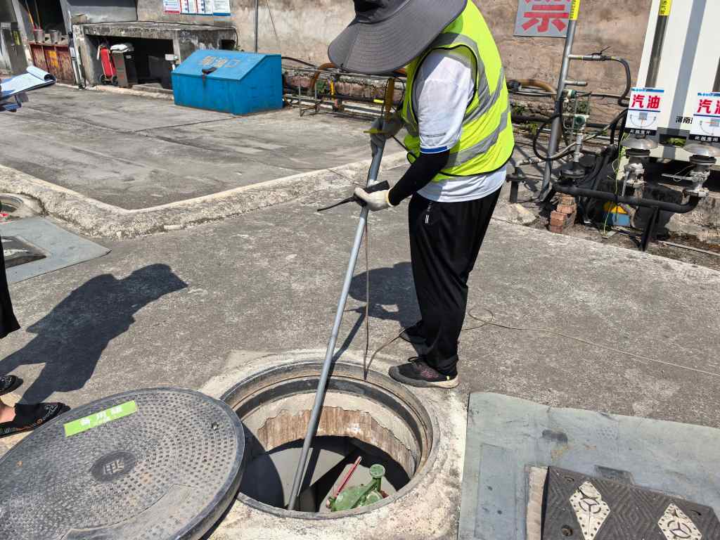 严抓防雷防静电检测 守牢加油站安全底线