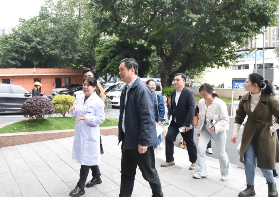 【对外交流】重庆新里程医疗管理有限公司一行来我院交流PCCM学科建设工作