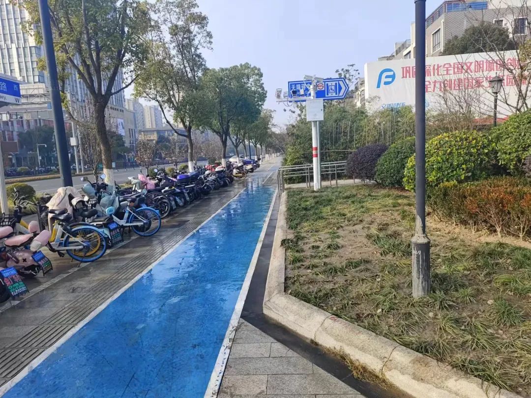 奉浦城运与交能抢修队的联勤联动，共同守护市民出行安全