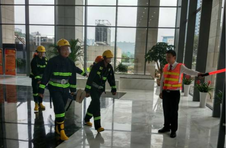 沪杰保安重庆分公司消防演练